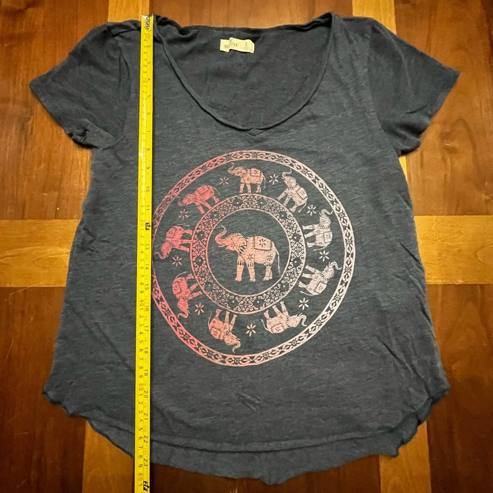 Hollister Navy Blue Elephant Mandela T Shirt Size Small